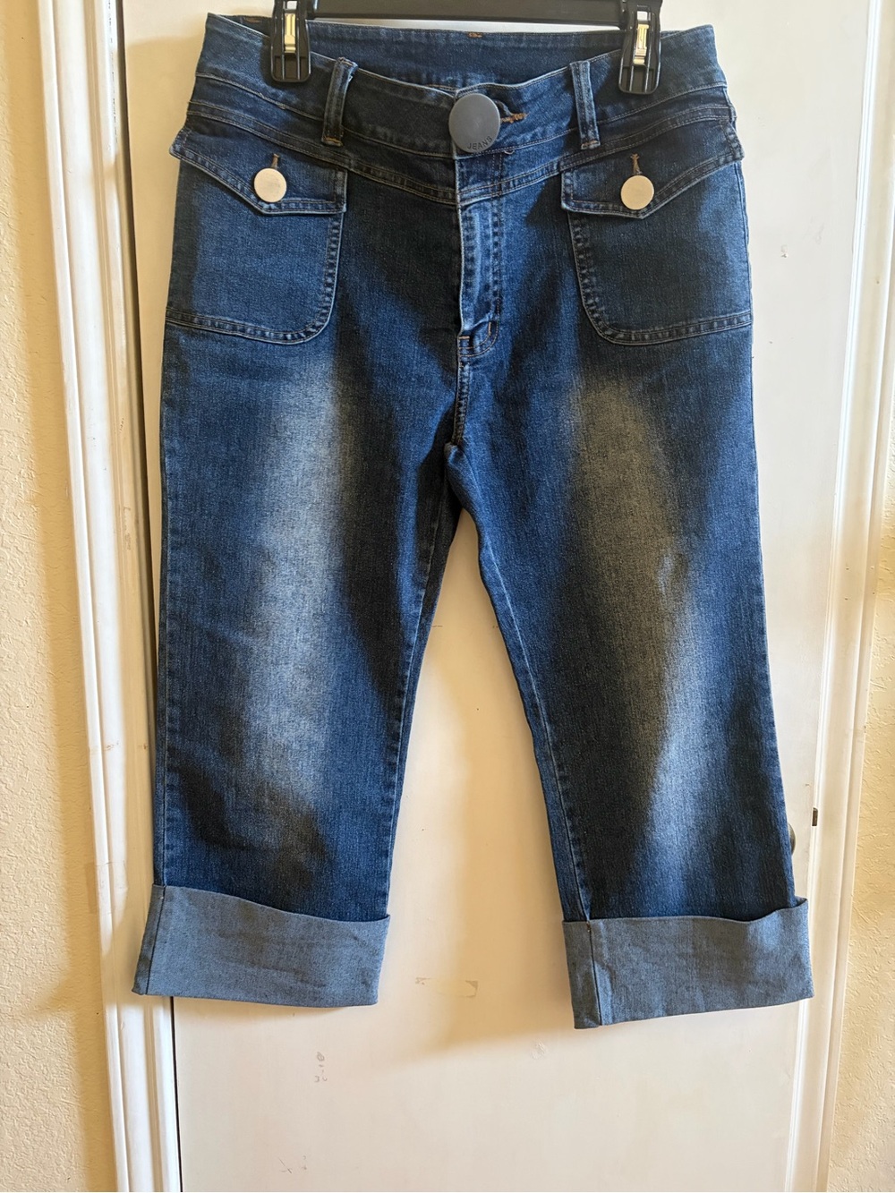 Beautiful stretch jeans XL, comfy and trending in good condition.